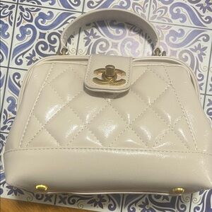 Chic White Quilted Handbag
